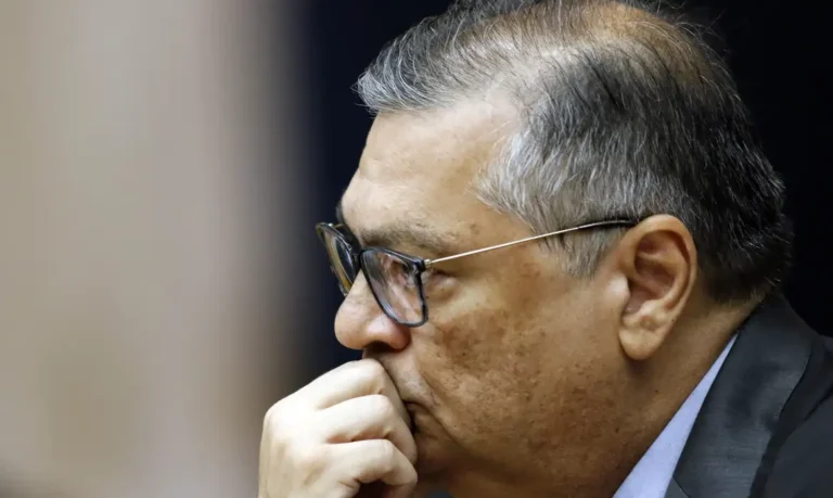 STF: Dino nega pedido do Senado para liberação de emendas de comissão