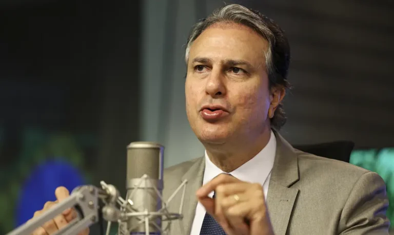 Governo vai definir novas regras para ensino à distância