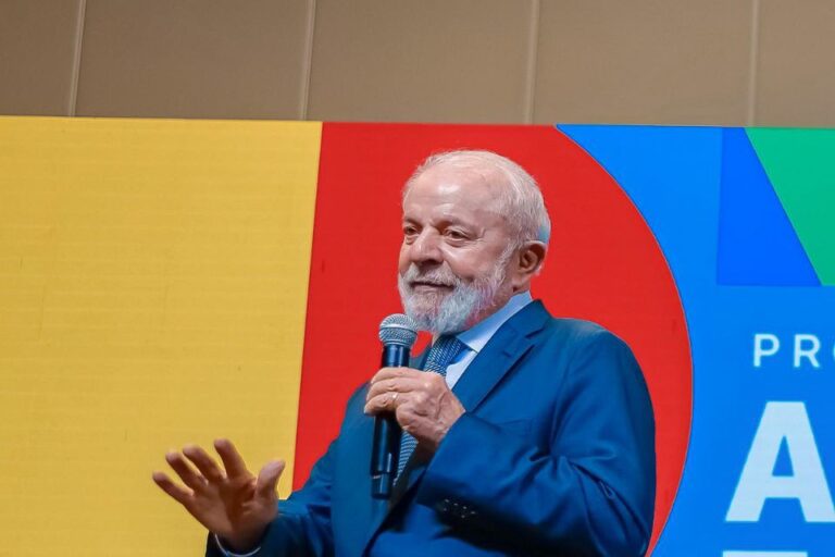 Lula fala em explorar petróleo perto do Amazonas