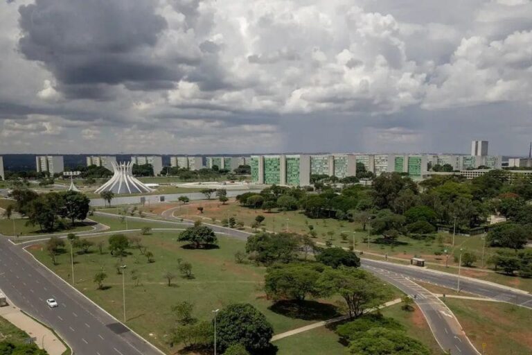 Prefeitos vão à Brasília em busca de financiamento para políticas públicas