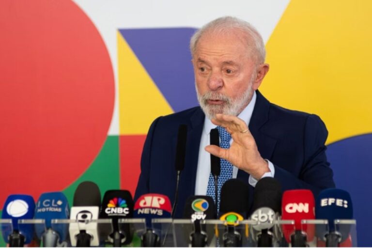 Lula diz que é um erro prefeitos que têm filhos em escolas particulares