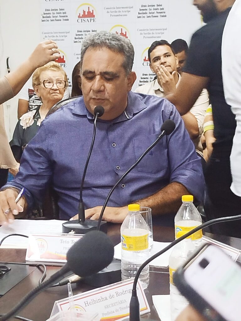 Teto Teixeira assume presidência do CISAPE com foco em gestão participativa e desenvolvimento regional