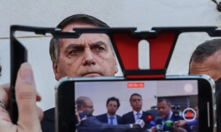 Moraes nega pedido de Bolsonaro para apresentar defesa em 83 dias