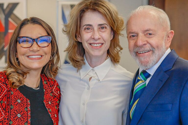 Lula convida Fernanda Torres e Walter Salles para comemorar o Oscar