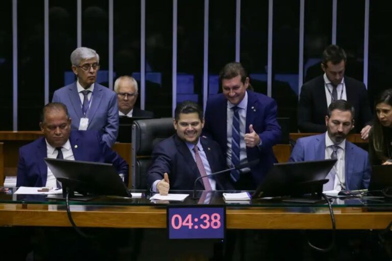 Congresso aprova novas regras para pagamento de emendas parlamentares