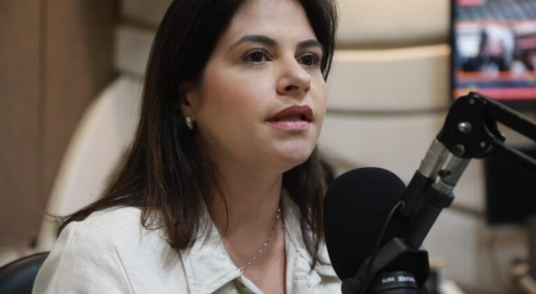 Governadora em exercício diz que kits escolares da rede estadual estão sendo entregues aos alunos em duas etapas