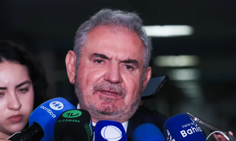 Orçamento: governo e congresso fazem ajustes no Vale Gás e Pé-de-meia