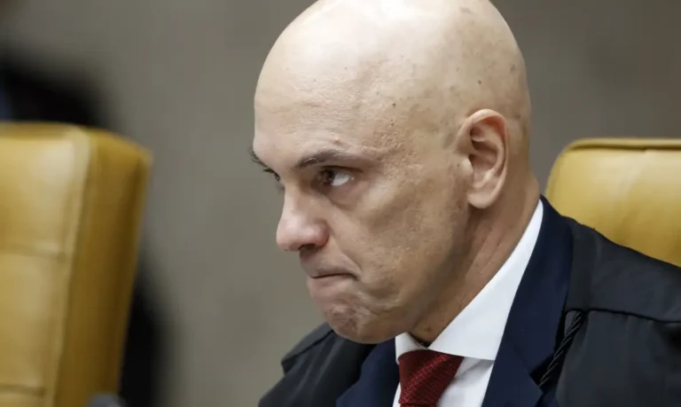 Alexandre de Moraes envia defesas dos acusados de golpe para PGR