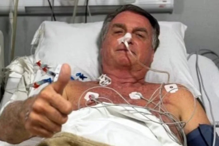 Bolsonaro está estável e com bons marcadores durante cirurgia, diz Michelle