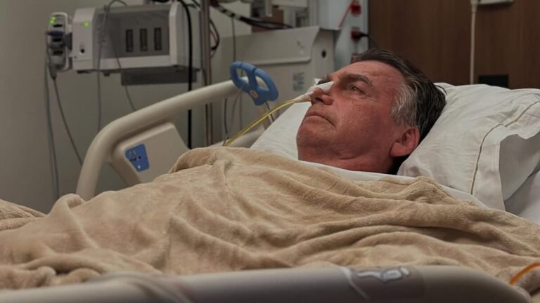 Bolsonaro tem piora no estado de saúde, aumento de pressão arterial e segue sem previsão de alta da UTI