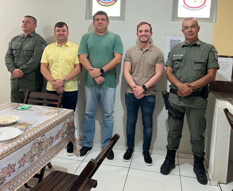 Victor Coelho articula com novo comandante do 7º BPM ações para reforçar a segurança em Ouricuri