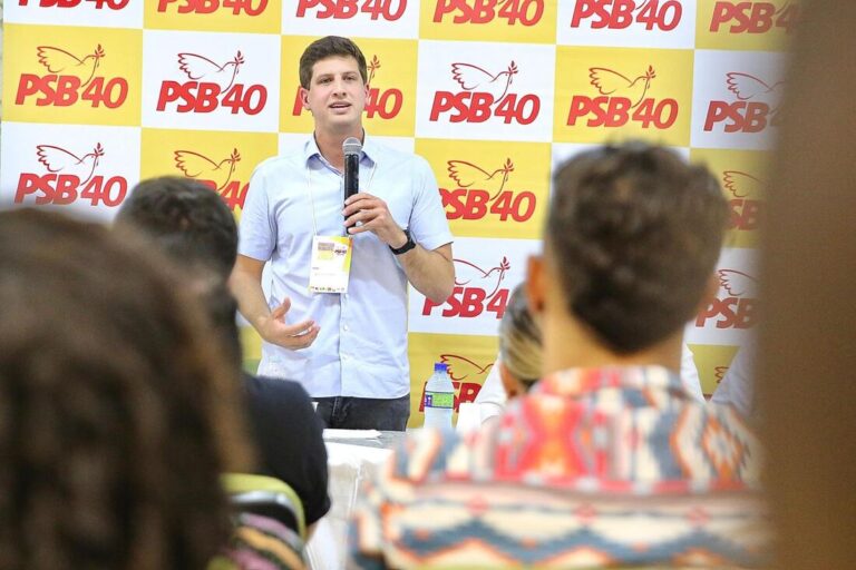 De olho na eleição de 2026, João Campos percorre Estado do Litoral ao Sertão