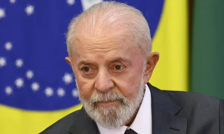 Lula sanciona orçamento de 2025, com superávit primário de R$ 14,5 bi