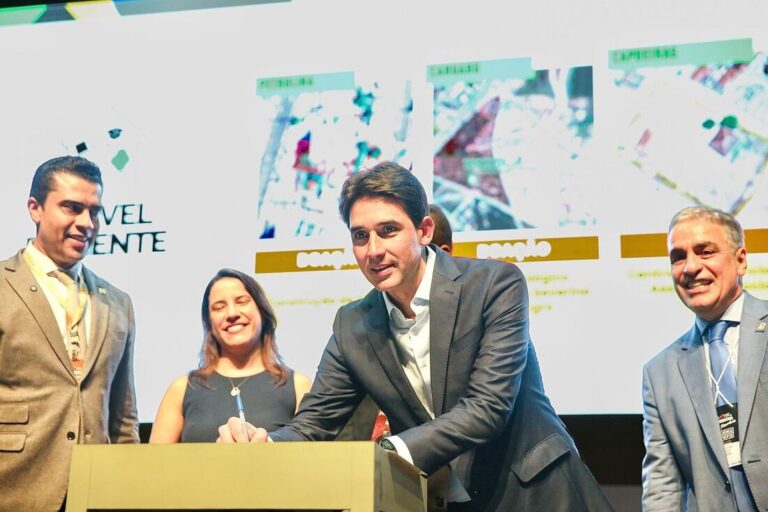 Governo Lula investe mais de R$ 25 bi em Pernambuco, afirma ministro Silvio Costa Filho na Amupe