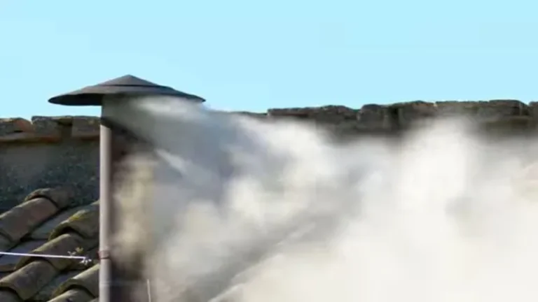 Fumaça branca! Igreja Católica anuncia que há um novo Papa