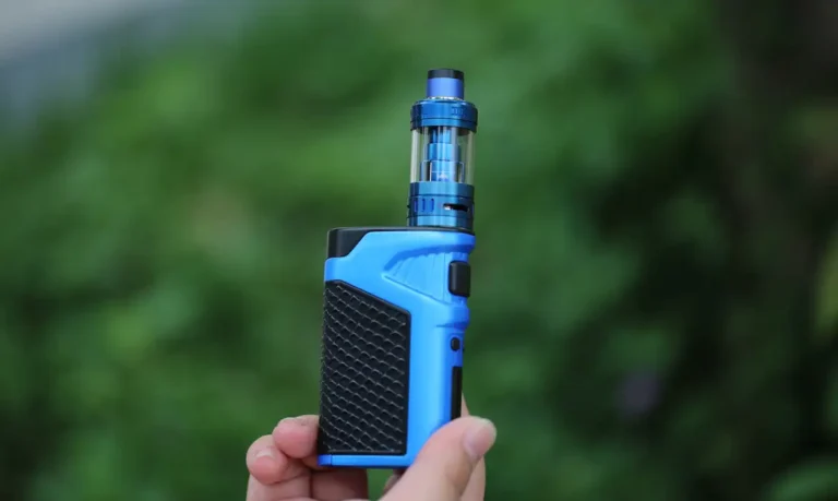 Cigarro eletrônico: Jovens de 15 a 24 anos são 70% dos usuários