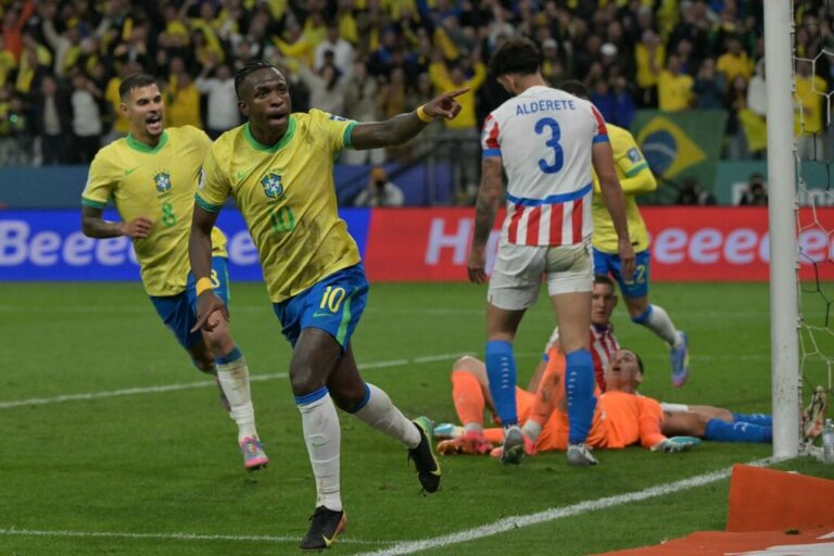 Com gol de Vini Jr, Brasil vence Paraguai e garante vaga na Copa do Mundo de 2026