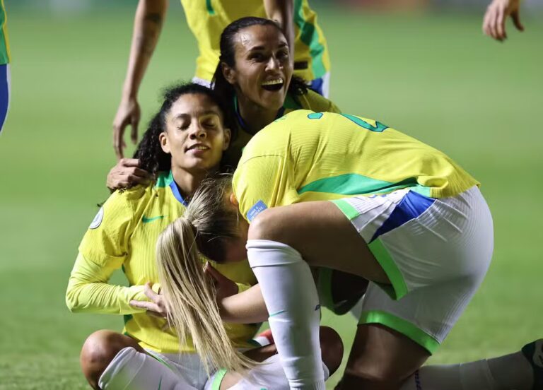 Brasil goleia o Paraguai e avança à semifinal da Copa América Feminina