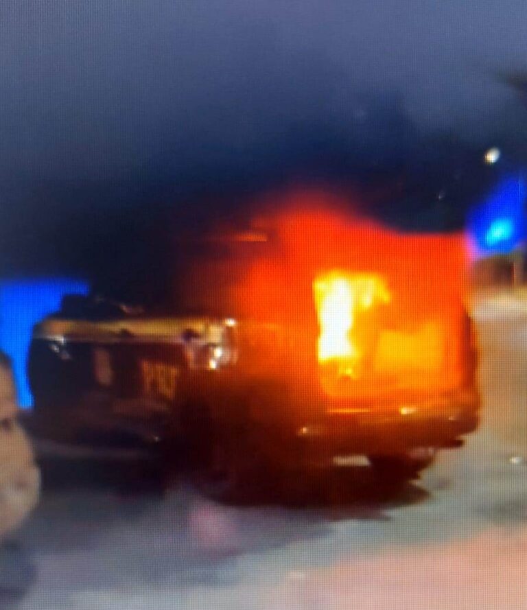 No sertão pernambucano, PRF salva homem que tentou se incendiar dentro de viatura