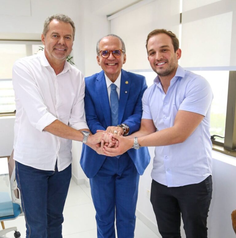 Prefeito Victor Coelho assegura R$ 2 milhões para Ouricuri com apoio do senador Fernando Dueire