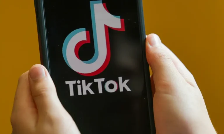 CCJ analisa convocar empresas para falar sobre adultização nas redes