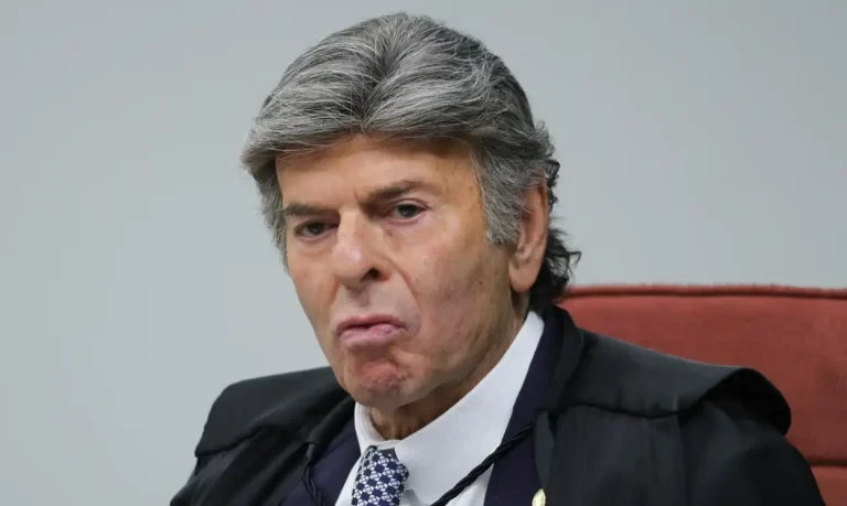 STF: Fux vota pela absolvição de Jair Bolsonaro, réu da trama golpista