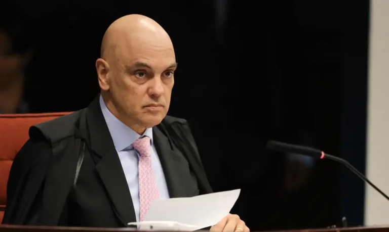 Tentativa de golpe iniciou em 2021 e culminou no 8/1, afirma Moraes