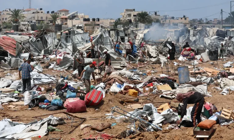 Israel invade novamente a cidade de Gaza, após intensos bombardeios