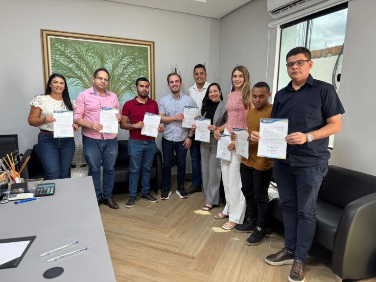 Prefeito dá posse a concursados e reforça saúde pública em Ouricuri