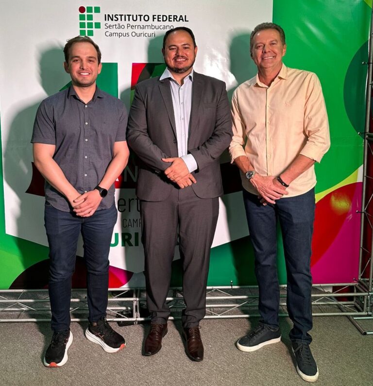 Victor Coelho participa dos 15 anos do IF Sertão Ouricuri e anuncia conquista de R$ 200 mil em emendas, viabilizadas por Augusto Coutinho