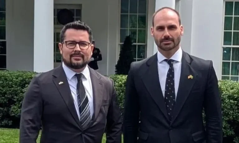 Eduardo Bolsonaro deverá ser notificado de denúncia da PGR por edital