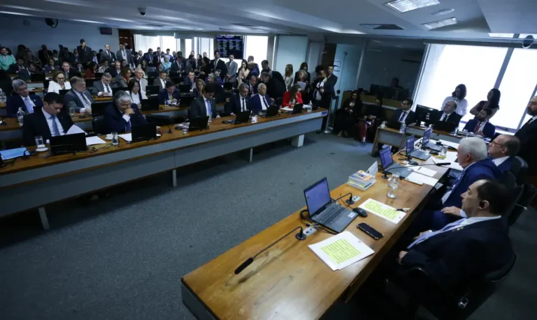 Senado considera PEC da Blindagem inconstitucional e arquiva proposta