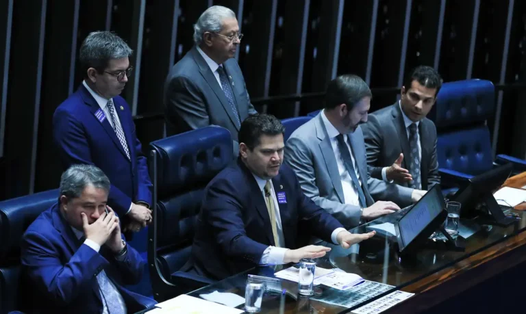 Senado aprova projeto que encurta inelegibilidade pela Ficha Limpa