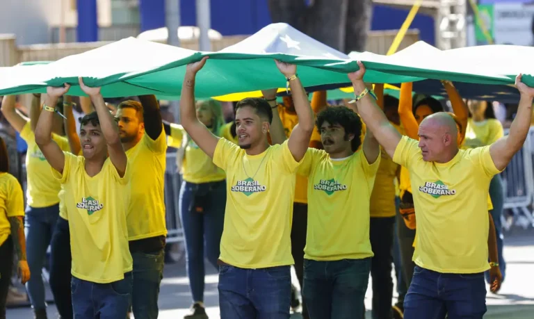Desfile de 7 de setembro destaca soberania em meio à crise com os EUA