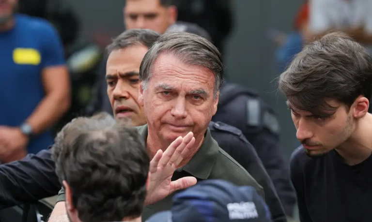 Prazo para Bolsonaro recorrer de condenação no STF termina hoje