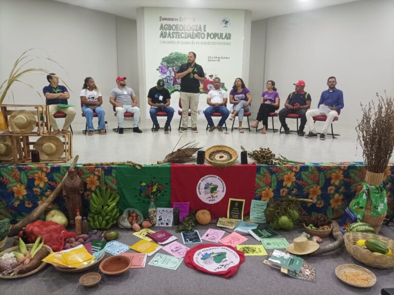 Professores e alunos do Campus Ouricuri participaram do Seminário Estadual de Agroecologia e Abastecimento Popular e do I Encontro de Guardiãs da Agrobiodiversidade