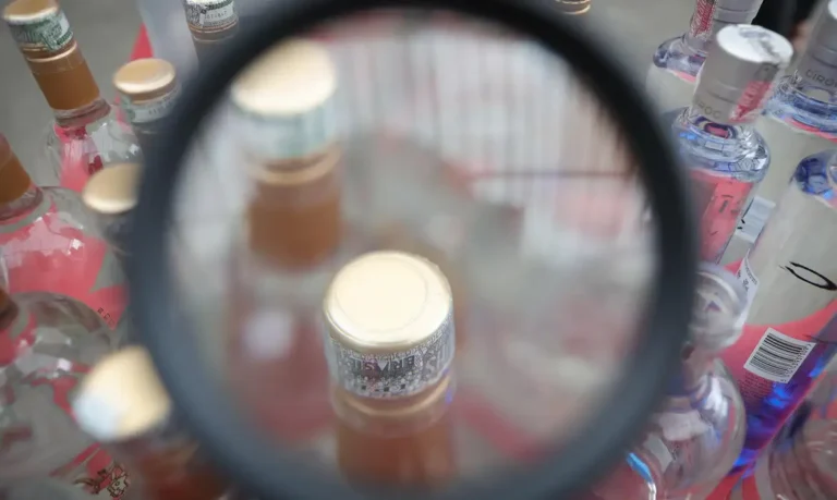 Ministério da Saúde distribui antídoto contra metanol para todo o país