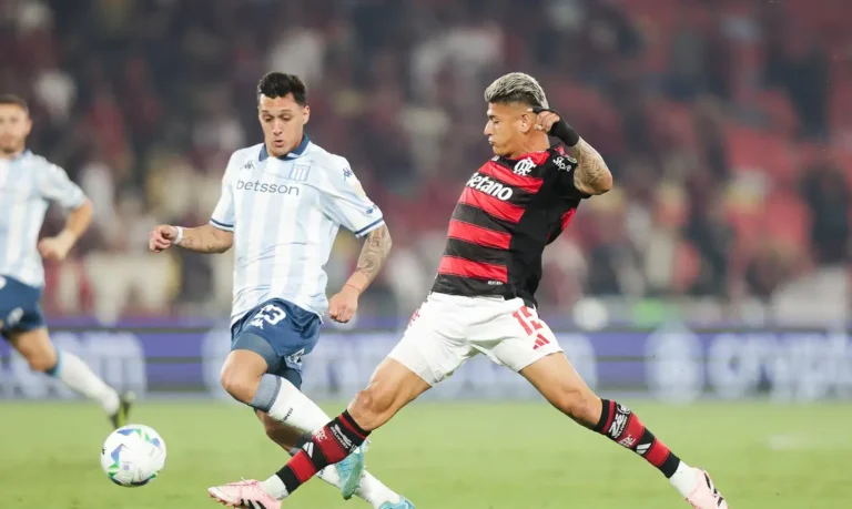 Flamengo enfrenta o Racing pela Libertadores nesta quarta-feira