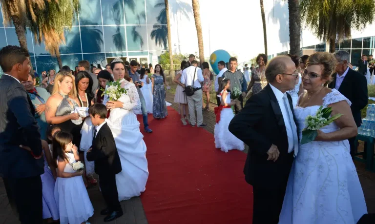 BGE: No Brasil, 51,3% da população vive em uma união conjugal