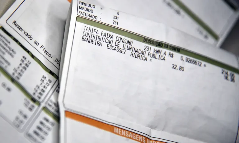 Conta de energia continua com bandeira tarifária vermelha em novembro