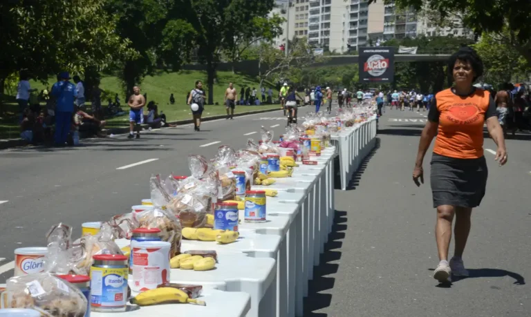 Natal sem Fome 2025 quer distribuir duas mil toneladas de alimentos